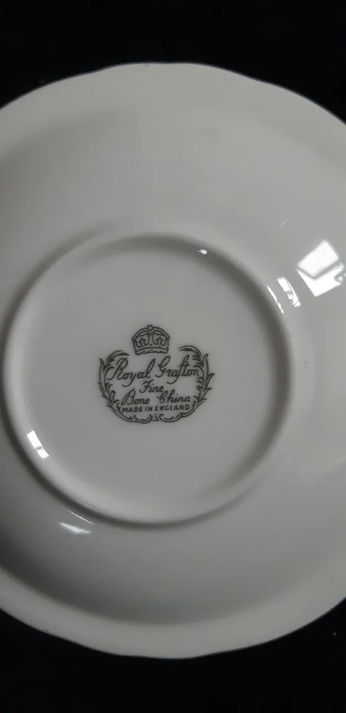 2 Small Decorative Plates image indicator(3)