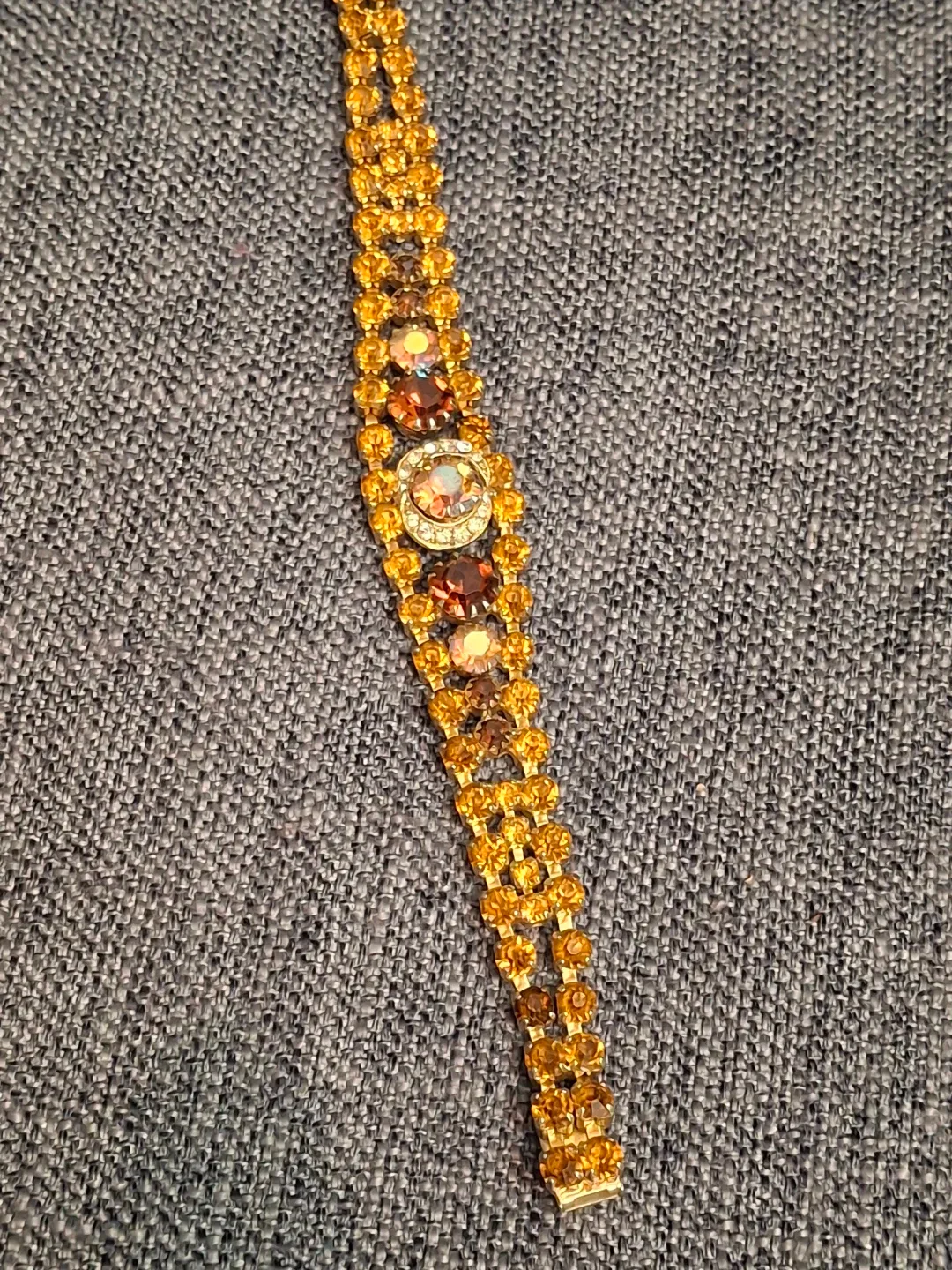 Vintage Rhinestone Bracelet - Gold Tone image indicator(2)