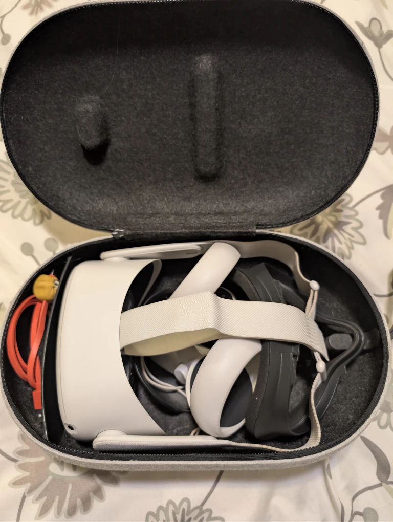 Oculus Quest 2 VR Headset - photo 2