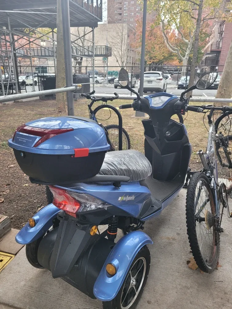EWheels EW-29 Electric Trike Scooter - Blue