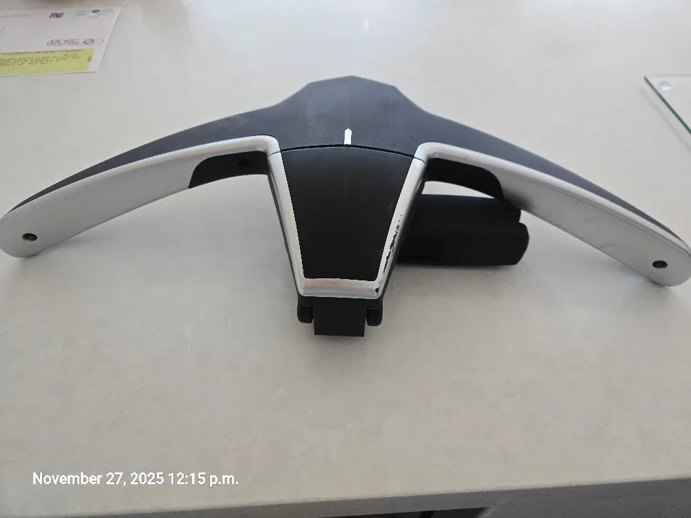 Coat hanger for Genesis GV70