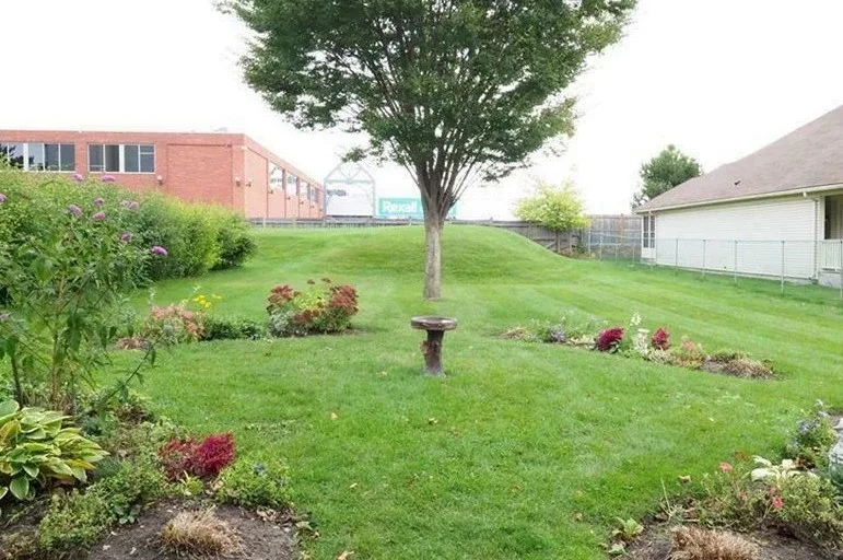 All-inclusive 55+ Stanley Park 1-bedroom condo image indicator(9)