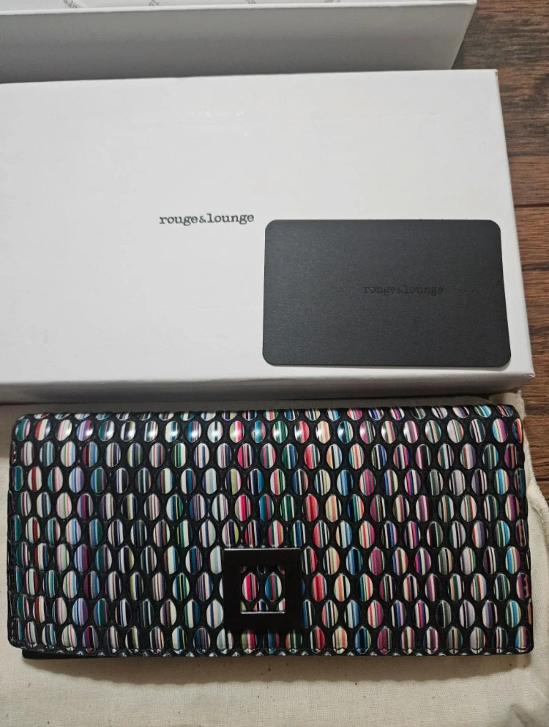 Brand NEW Woman's Leather Wallet & Free NEW Scarf