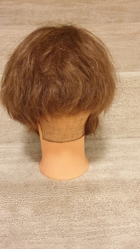 Mannequin Head with Brown Hair image indicator(3)