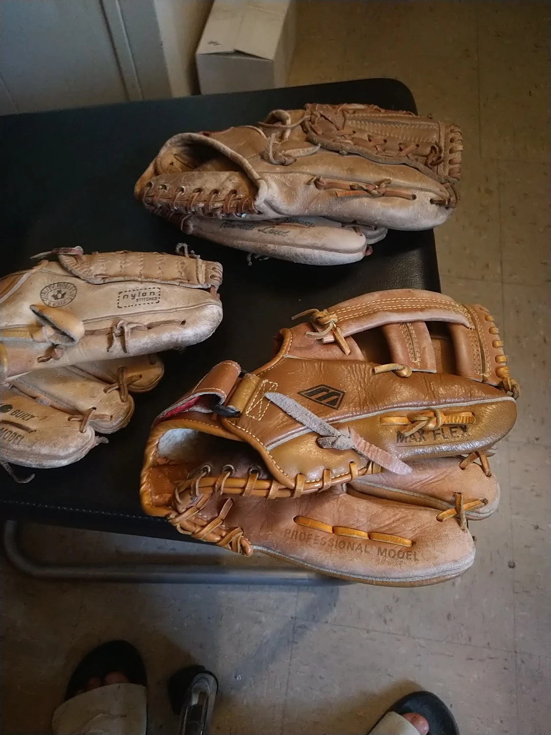 Vintage Baseball Gloves - Professional Model - photo 4