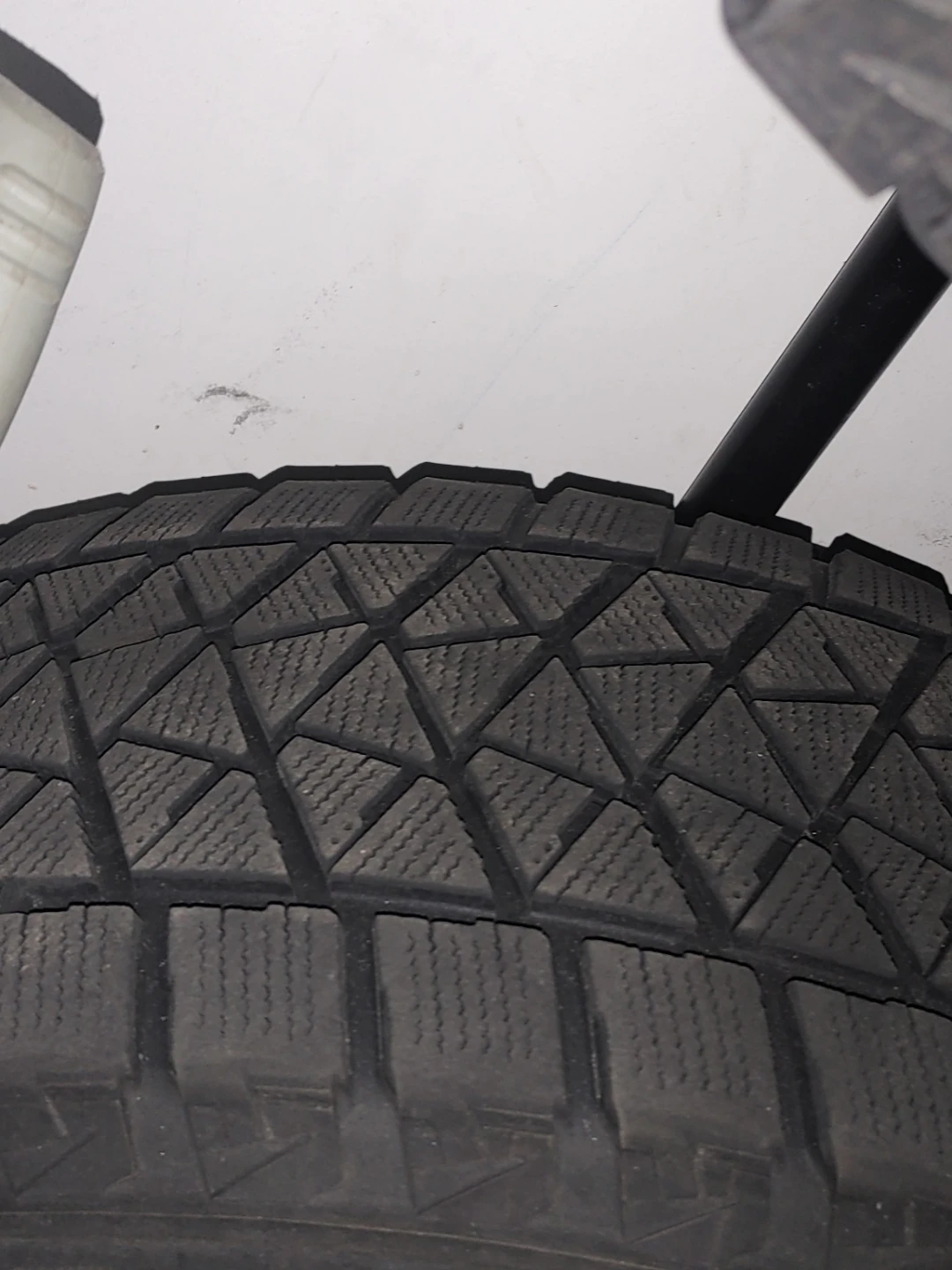 Bridgestone Blizzak Winter Tires + Aluminum Rims (245/65R17) - photo 4