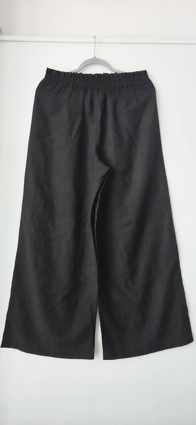 Negotiable - Beautiful Black Wide Leg Culottes Pants, Size 6 - photo 5