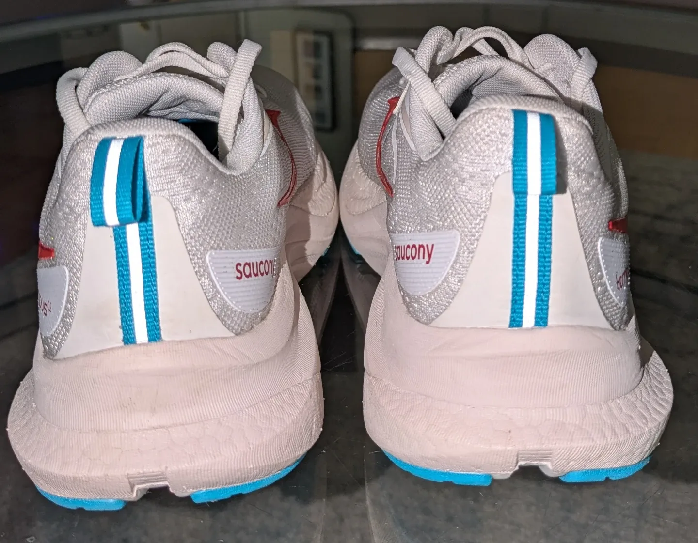 Saucony Tempus Running Shoes - women's Size 9.5 image indicator(3)