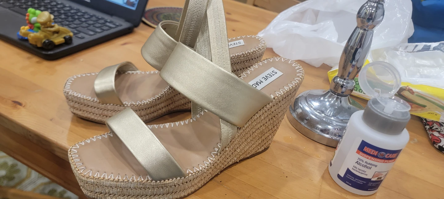 Steve Madden Gold Wedge Sandals - Size 8.5 🥕🥕🥕🥕 - photo 2
