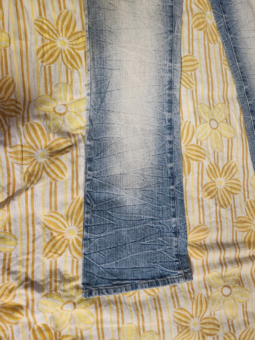 y2k Blue and White Faded Denim Straight Leg Jeans image indicator(5)