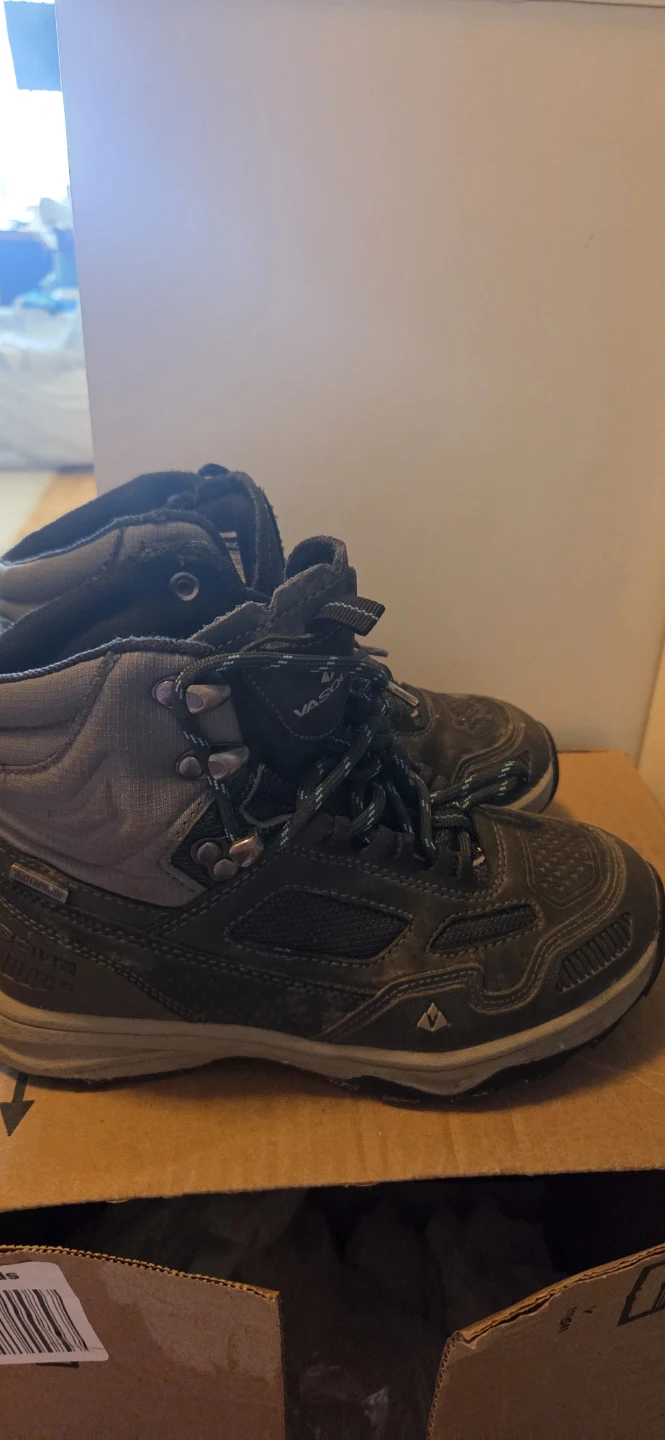 Kids / Vasque  Boots - Size USA 2