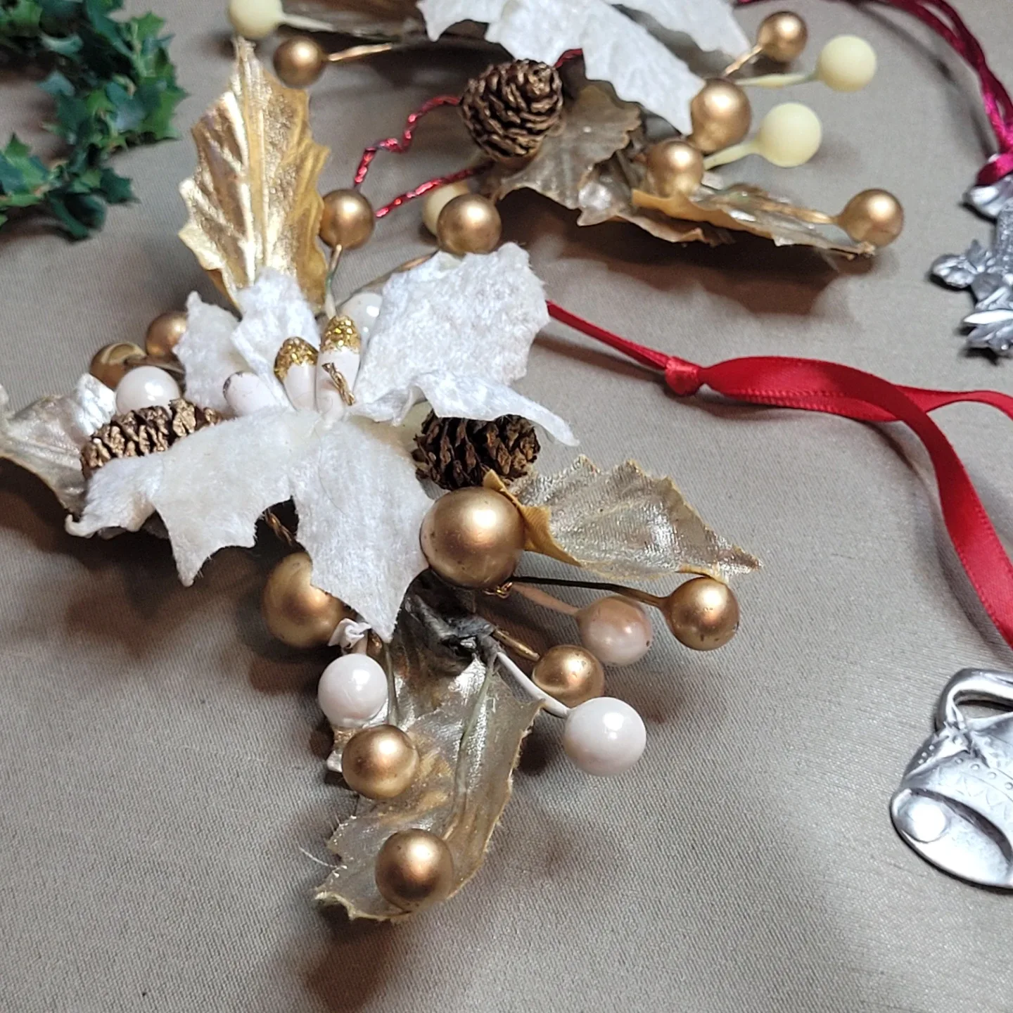 Mix Misc lot of 10 Holiday Christmas Ornaments Decoration image indicator(9)