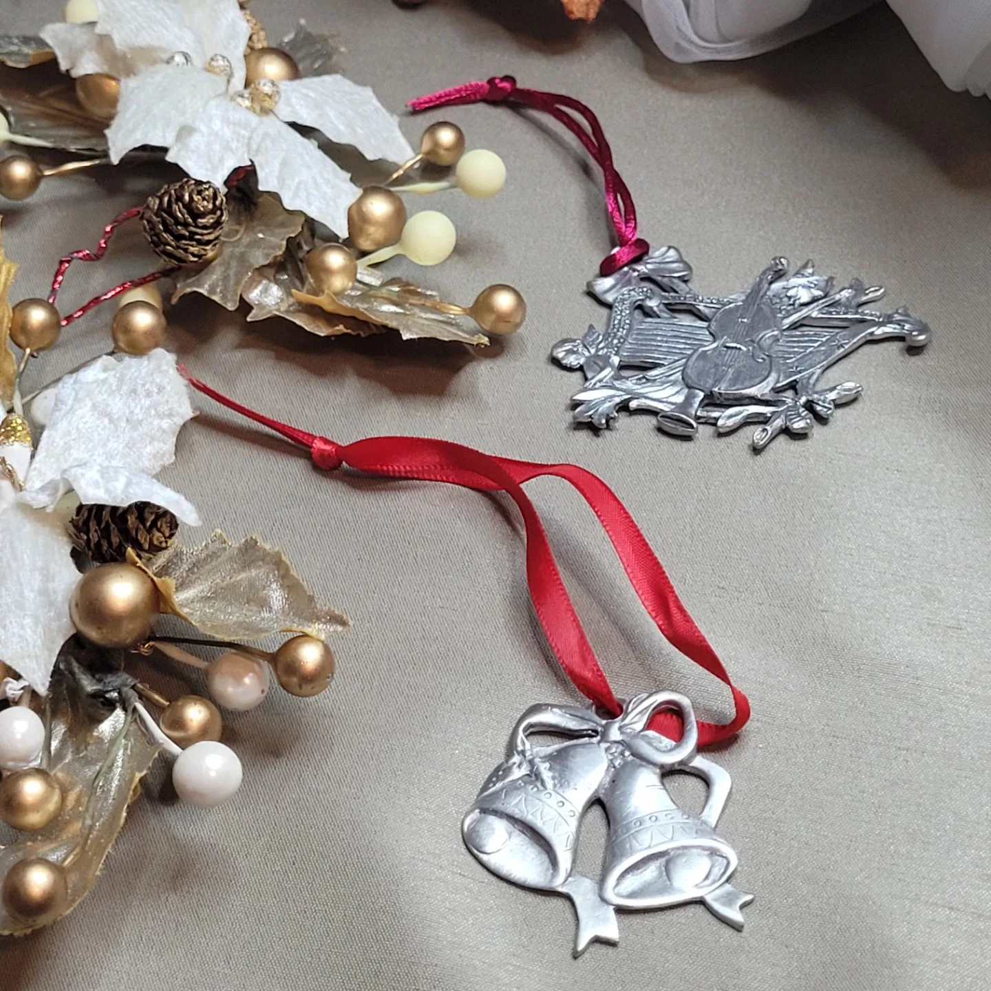 Mix Misc lot of 10 Holiday Christmas Ornaments Decoration image indicator(10)