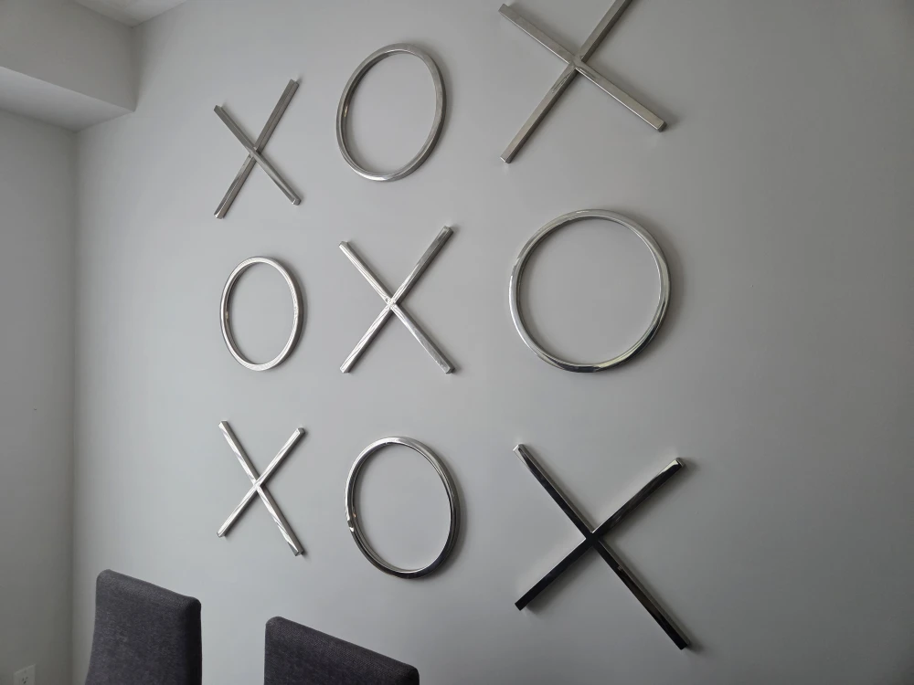 XOXO Chrome wall decor