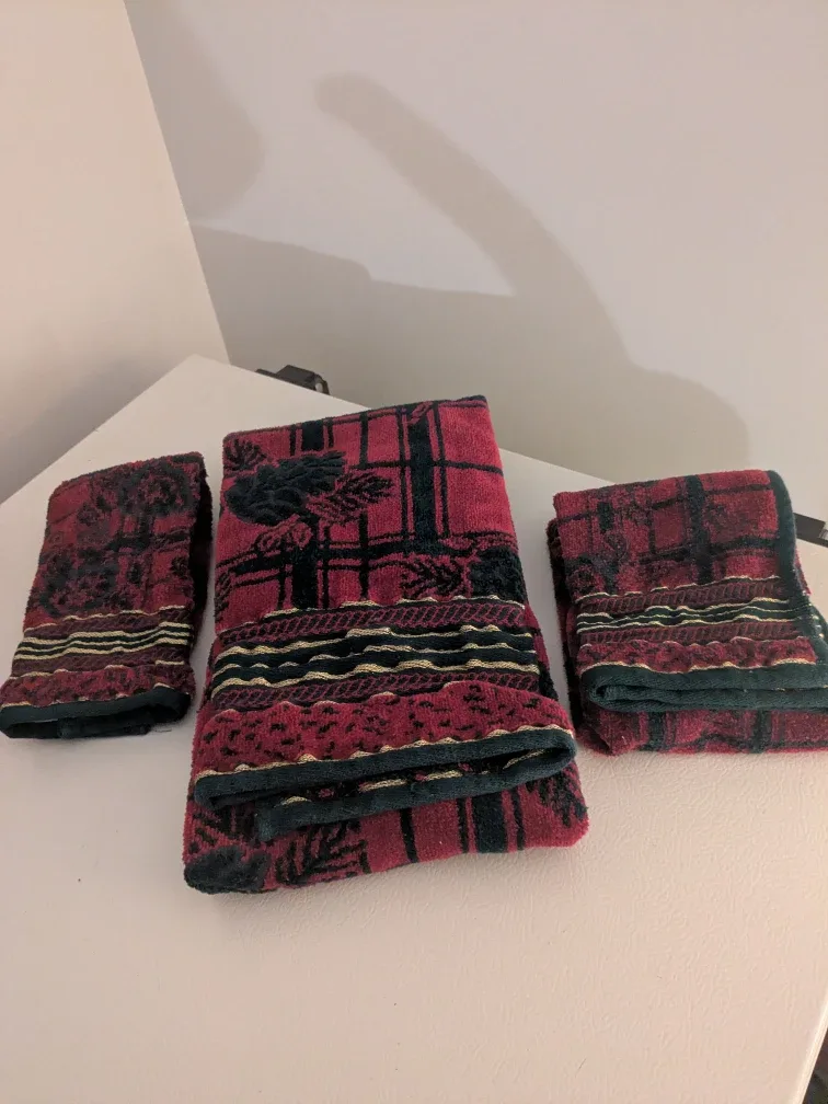 Towel Set - Red Plaid Pattern