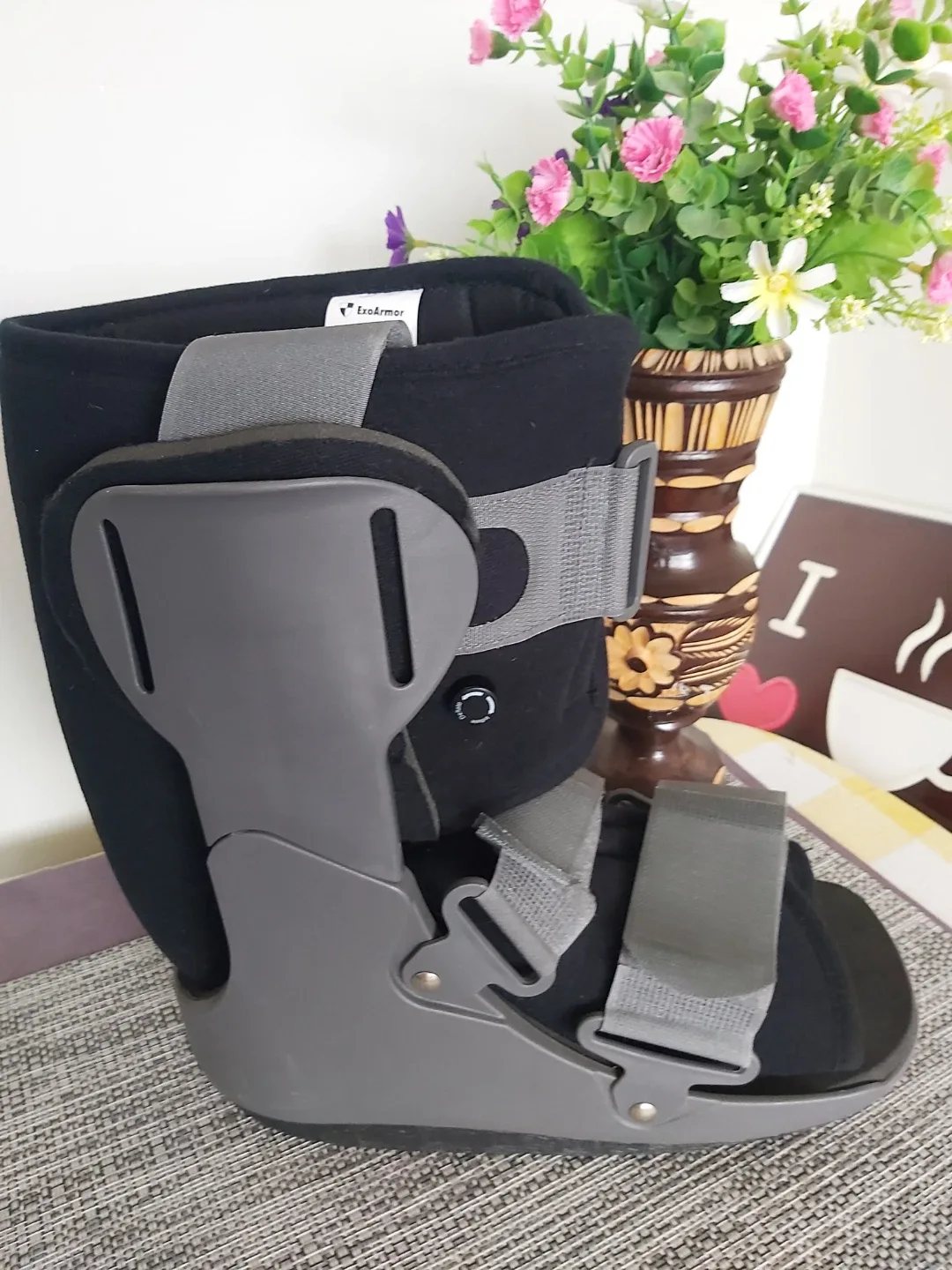 ExoArmor Air Walking Boot - Size Medium (Men's 7-10)