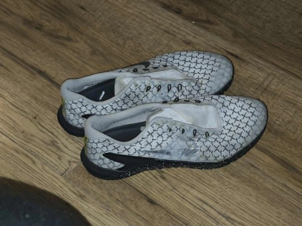 Nike Running Shoes - Size 9 - photo 2