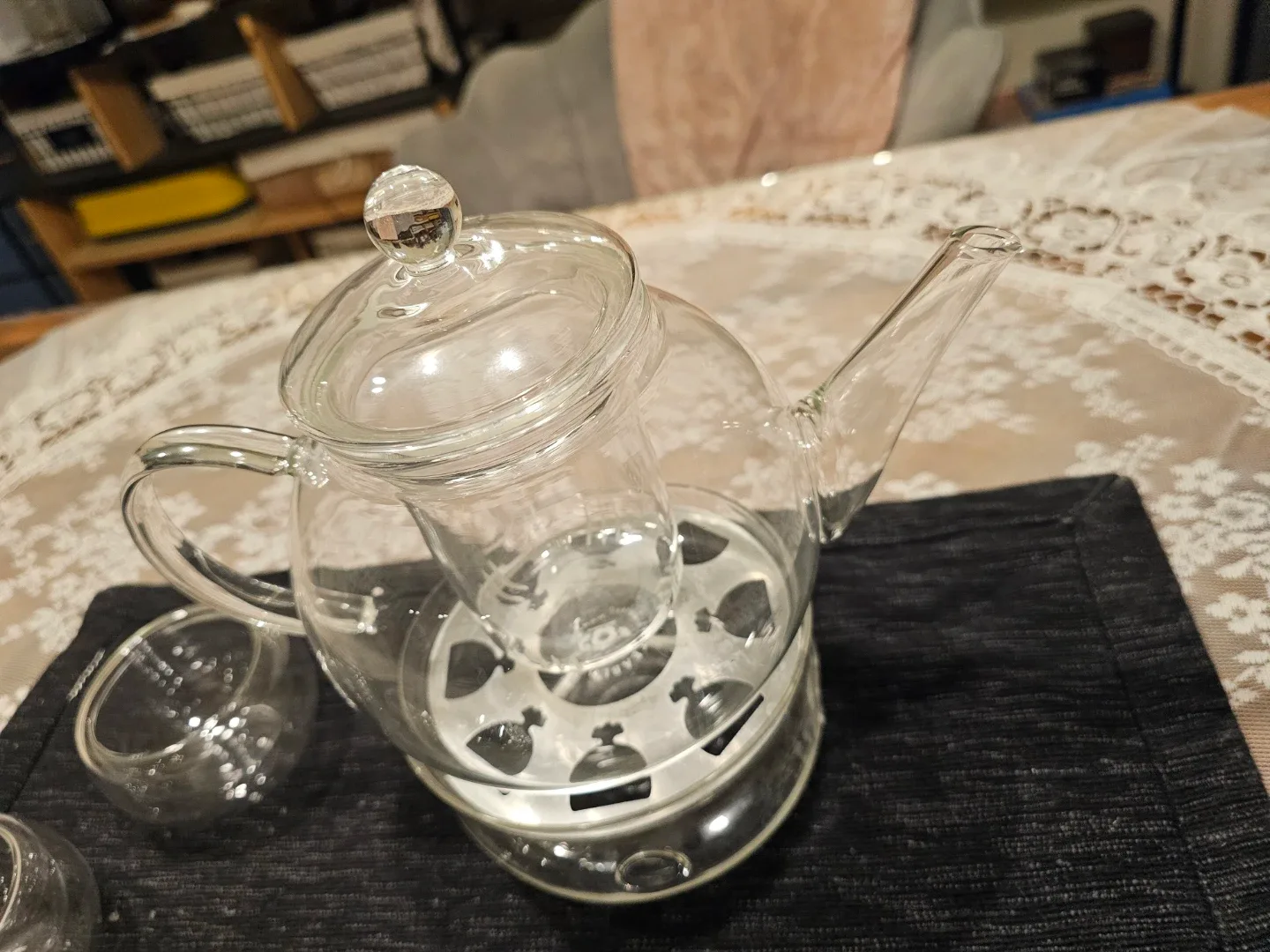 2Tea Set with Floral Design image indicator(5)