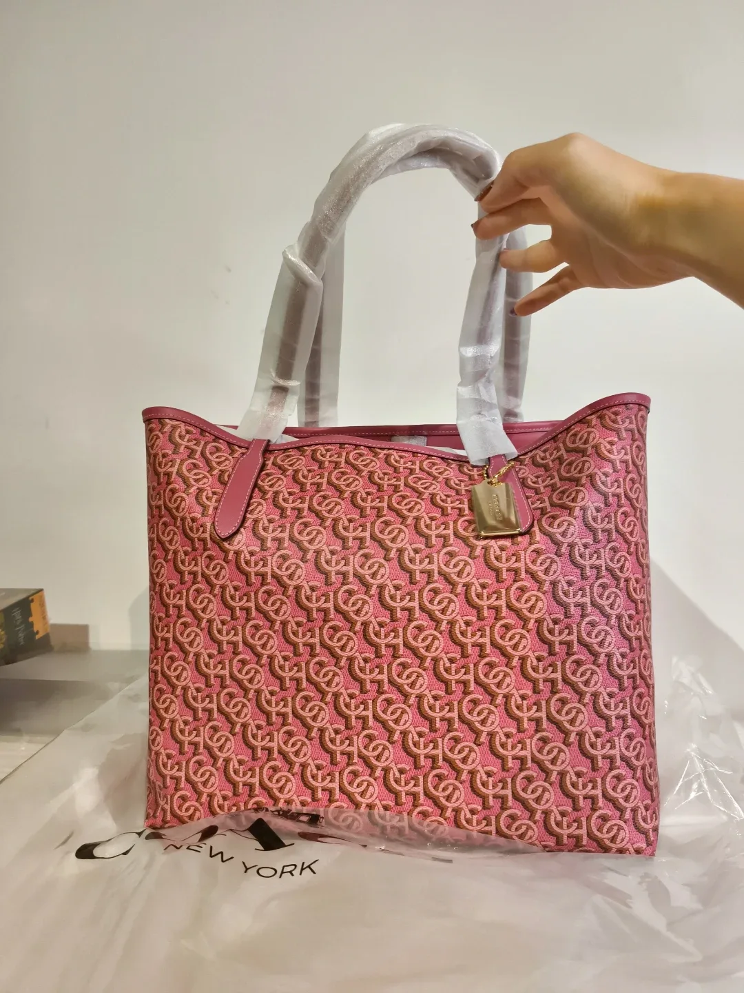 New Coach MGRM City Tote - Pink thumbnail