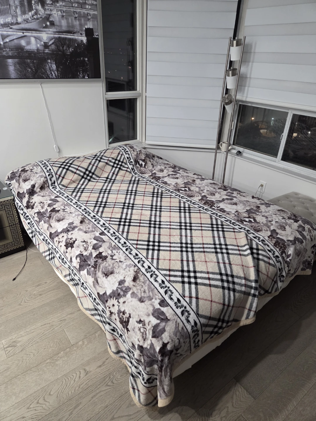 Queen size mattress extra firm with spring box