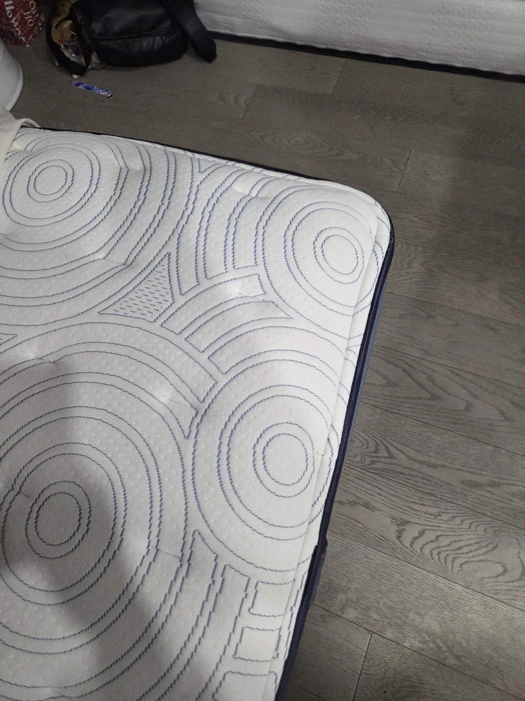 Queen size mattress extra firm with spring box - photo 3