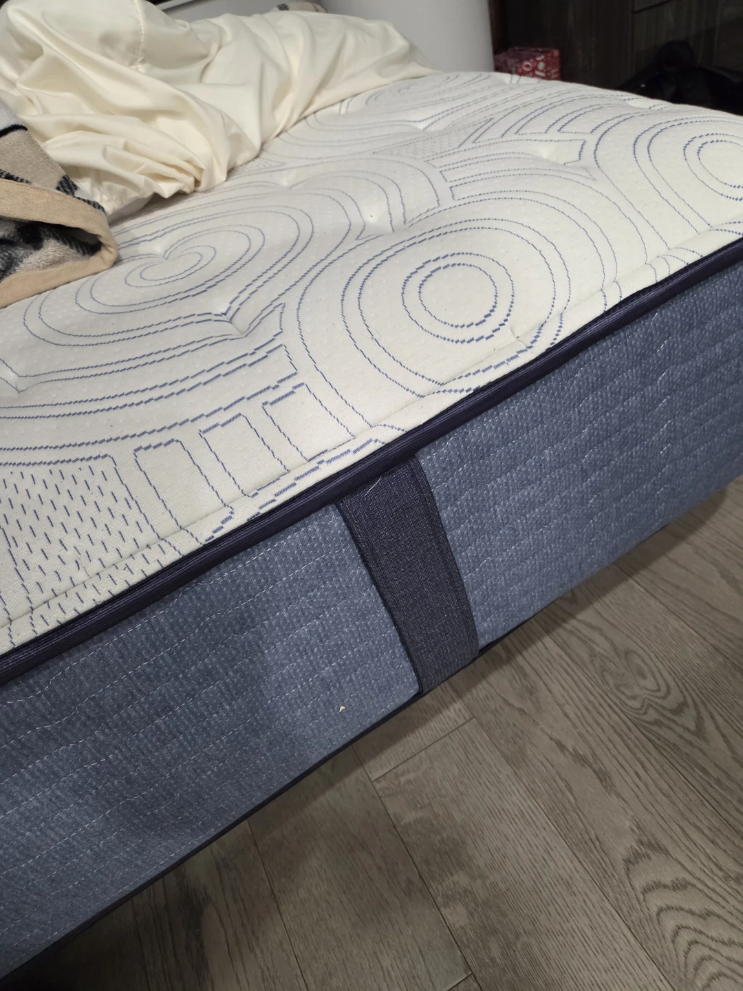 Queen size mattress extra firm with spring box - photo 5