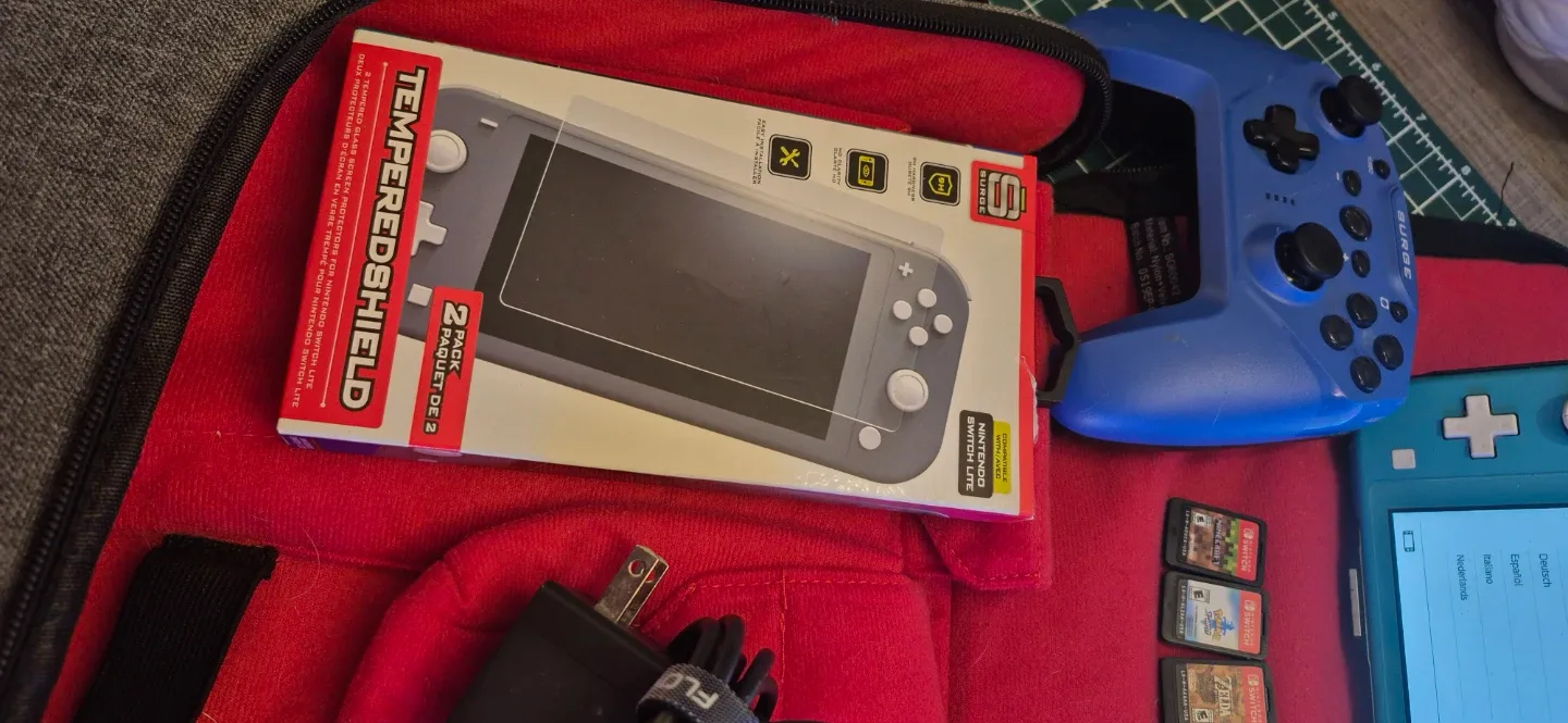 Nintendo Switch Lite Bundle image indicator(6)