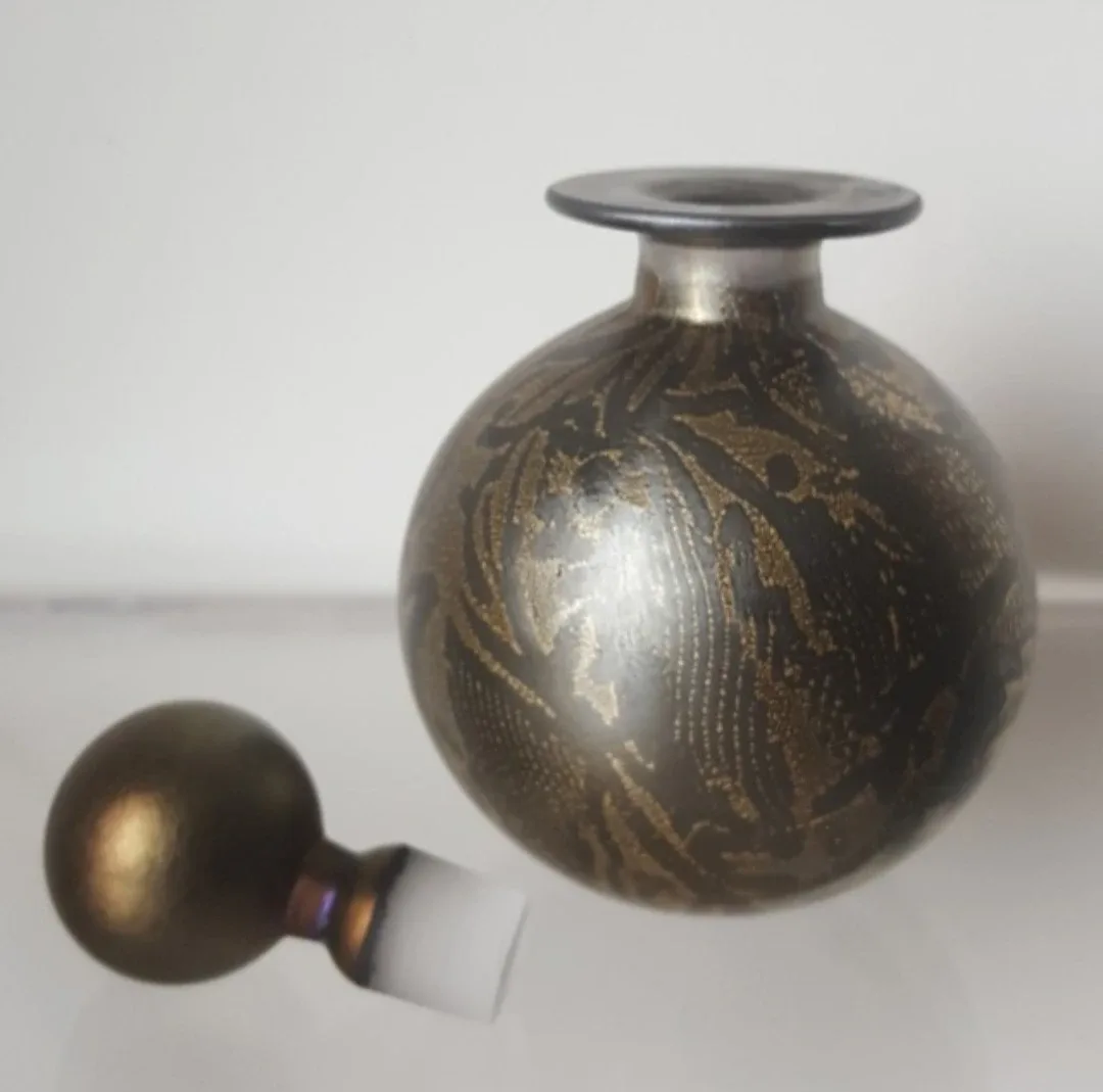 Isle of Wight Glass Perfume Bottle - 9.5cm Height image indicator(3)