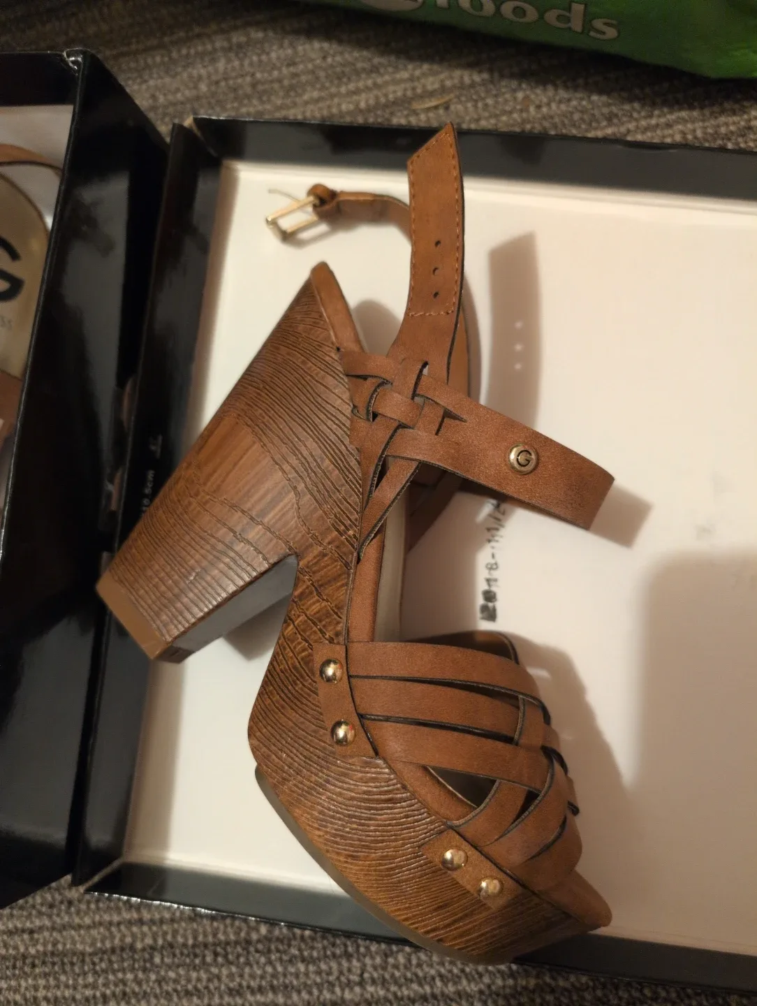 Guess Brown Heels - Size 6 image indicator(2)
