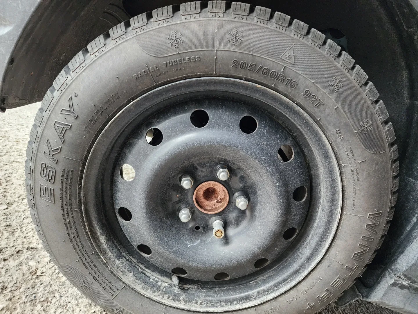 Eskay Winter+ 205/60R16 92T Winter Tire