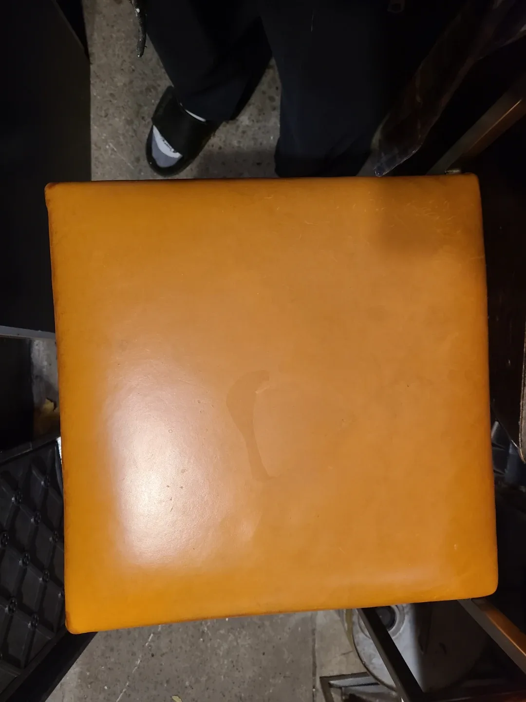 Set of 4 Modern Orange Bar Stools image indicator(4)