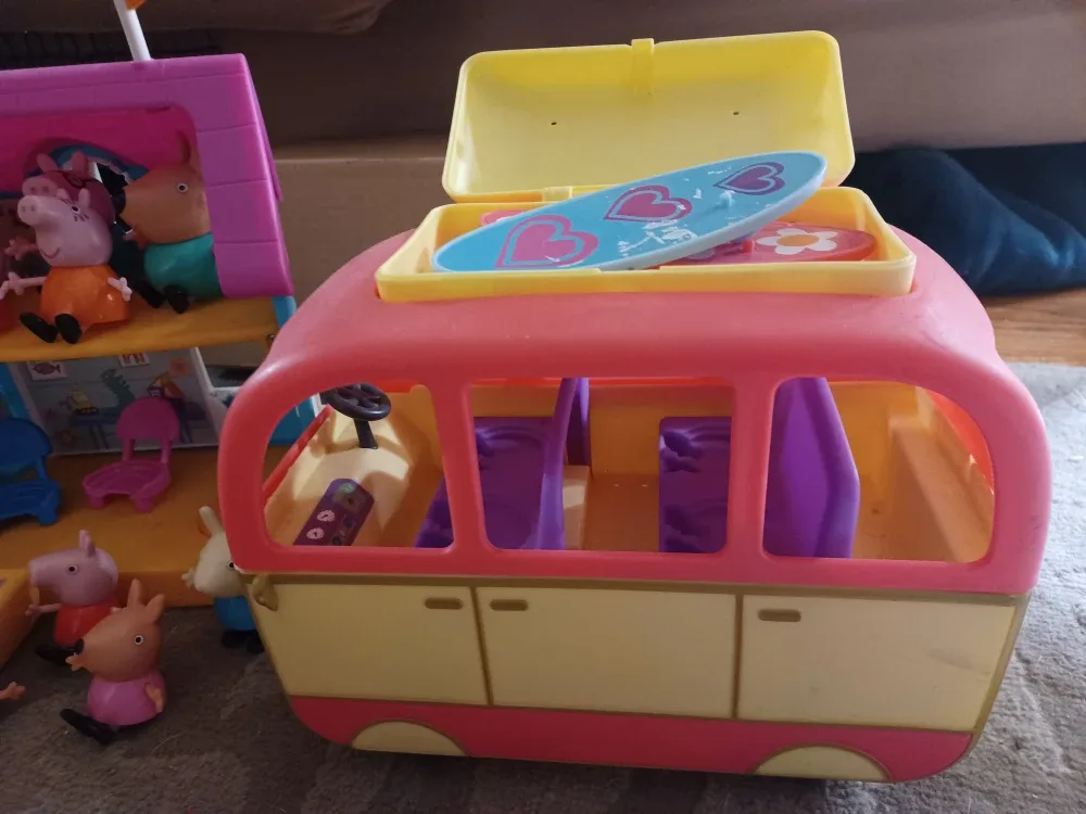 Peppa Pig Campervan & House Playset image indicator(2)