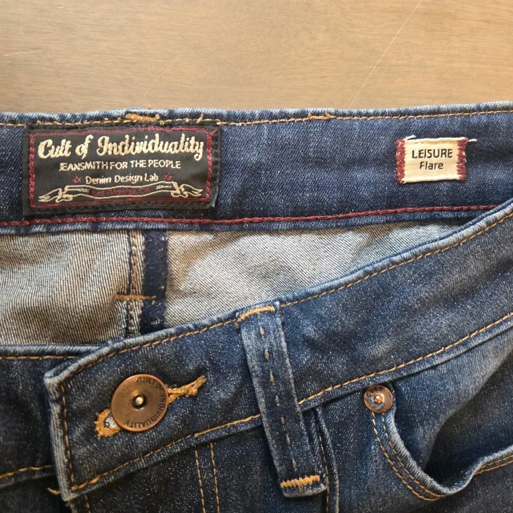Cult of Individuality Leisure Flare Jeans - Size 32 image indicator(5)