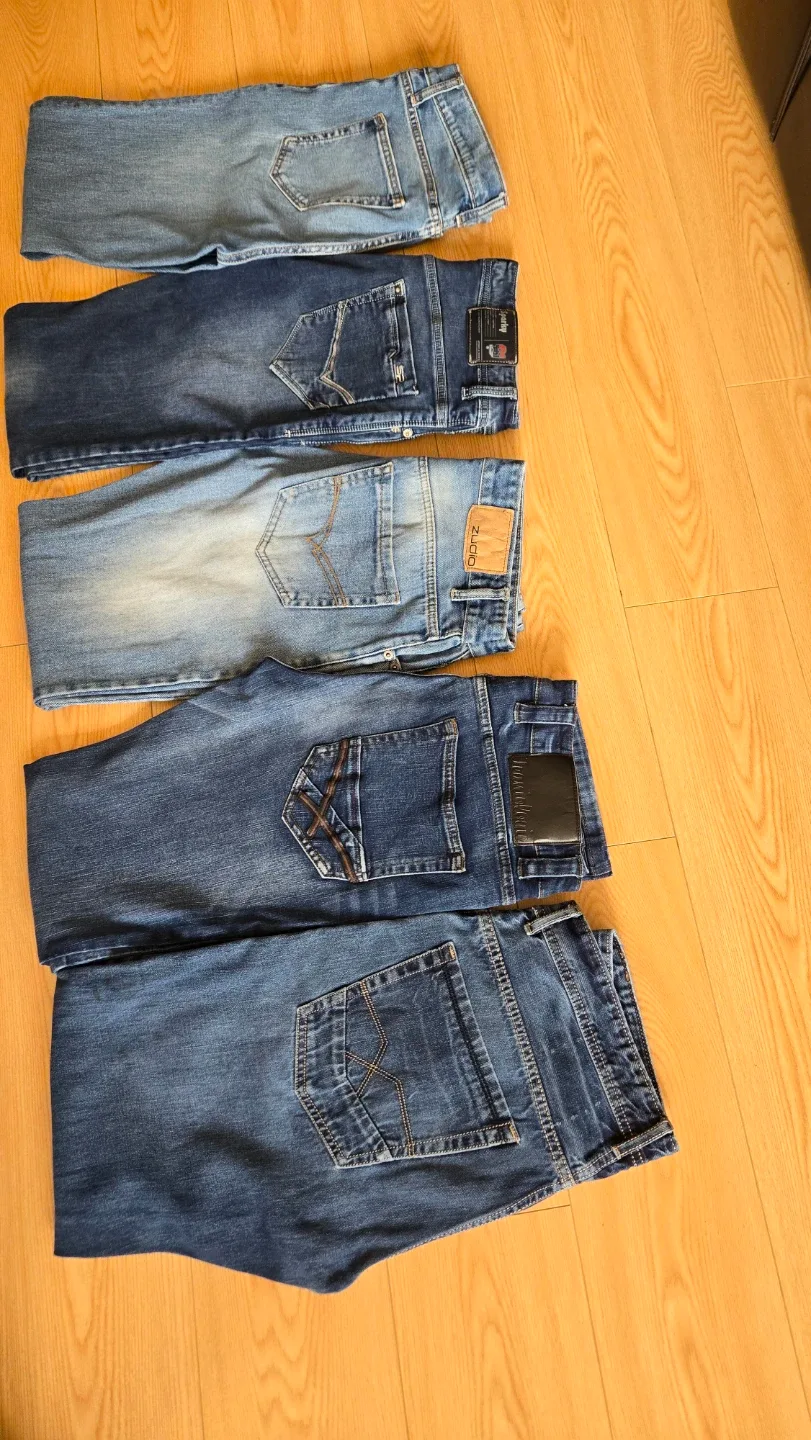 Men's Assorted Jeans image indicator(2)