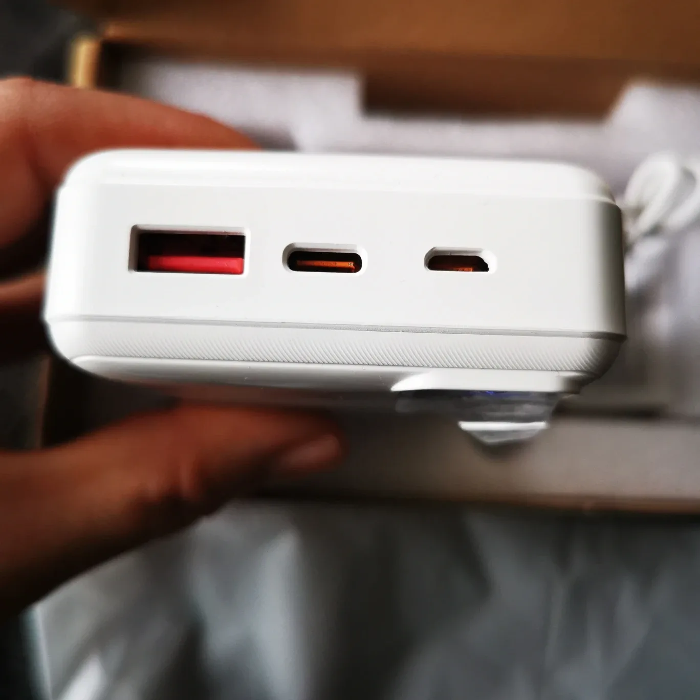 white 20000mAh Power Bank image indicator(2)