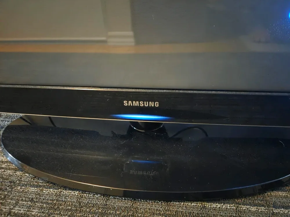 42" Samsung TV image indicator(6)