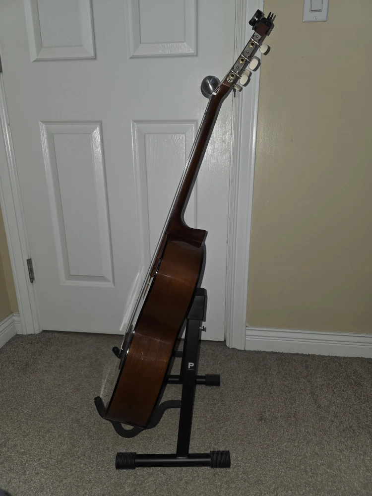 Yamaha C40 Classical Guitar with Tuner and Stand - photo 2