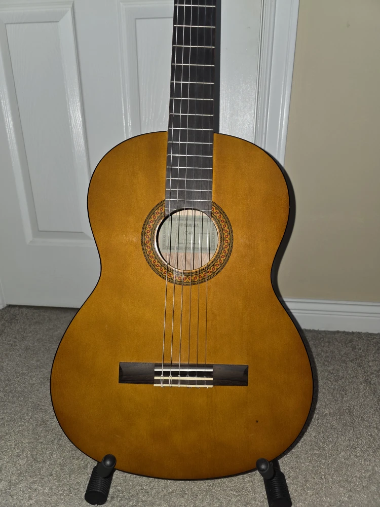 Yamaha C40 Classical Guitar with Tuner and Stand - photo 4