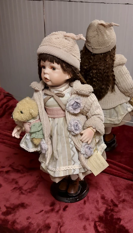 Triple Lane Collection Porcelain Doll - photo 2