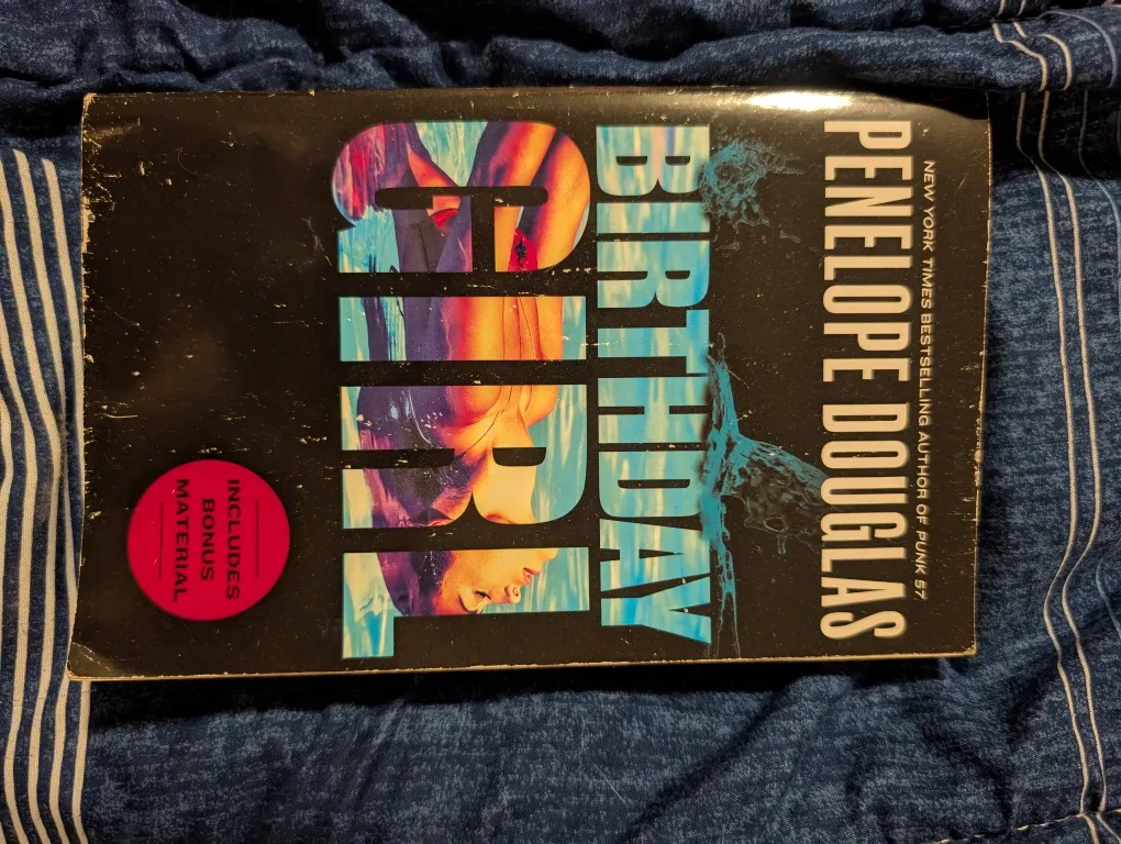 Mixed Lot of Paperback Books image indicator(5)