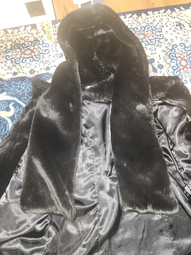 Black Fur Coat - photo 2