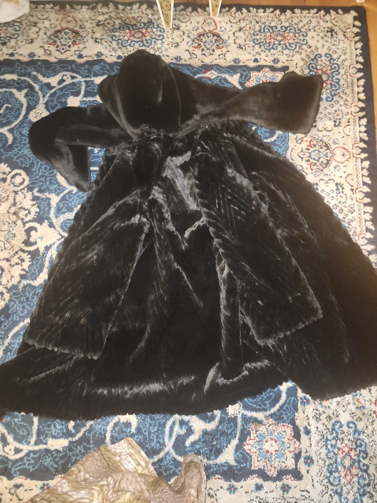 Black Fur Coat - photo 3