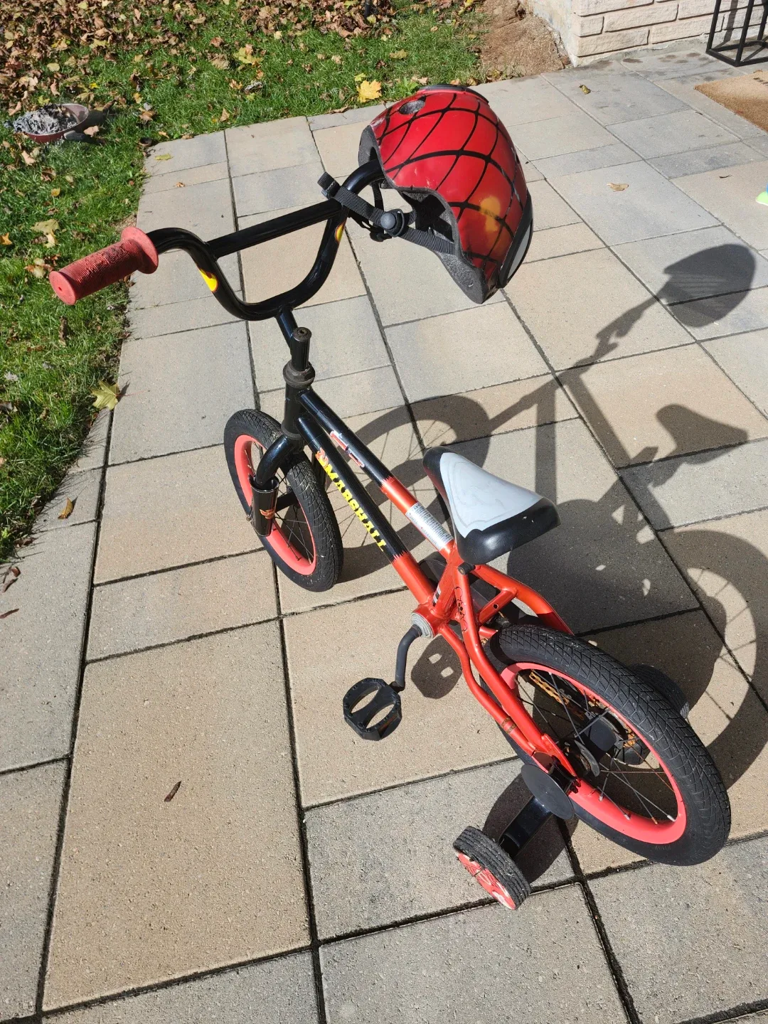 Marshall Kids' Bike & Spiderman Helmet