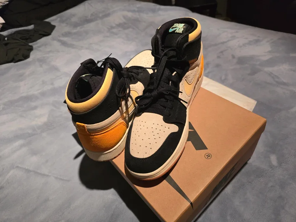 Nike Air Jordan 1 ZM CMFT 2, US 11.5 image indicator(6)