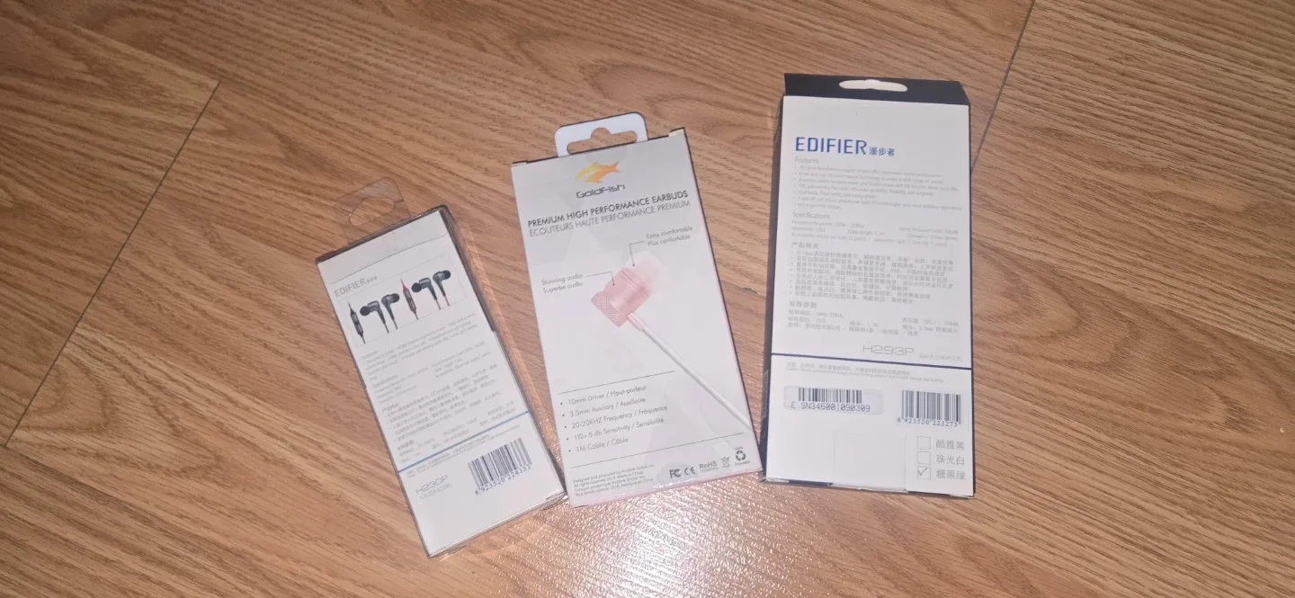 Edifier & Goldfish Earbuds - New in Box image indicator(2)
