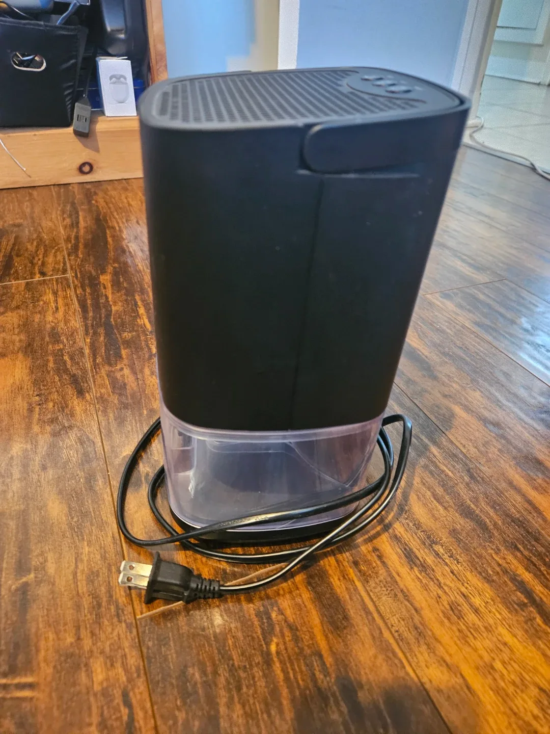 Dehumidifier(Smaller Unit and works amazingly) image indicator(6)