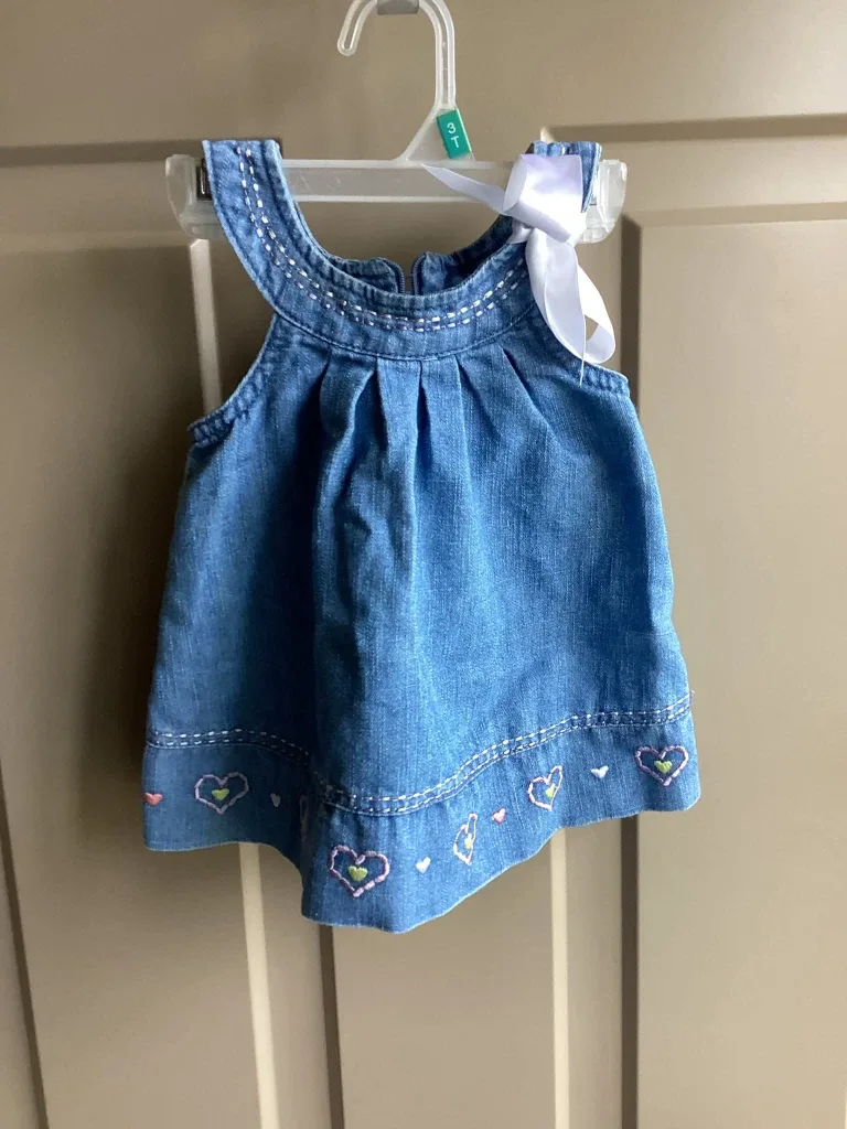 Girls sz 6 months dresses image indicator(8)