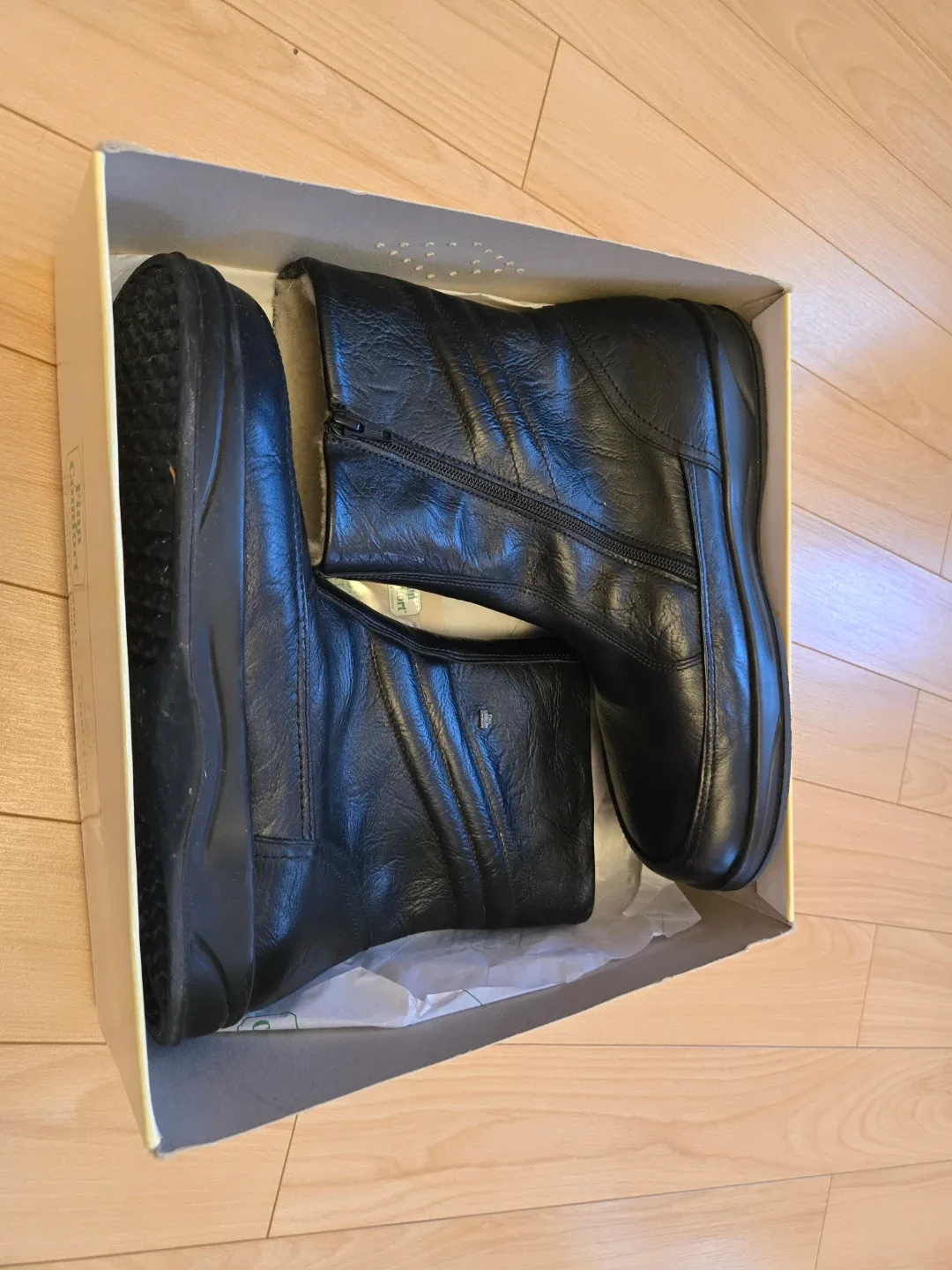 Finn Comfort Black Leather Winter Boots, Size 11 image indicator(5)