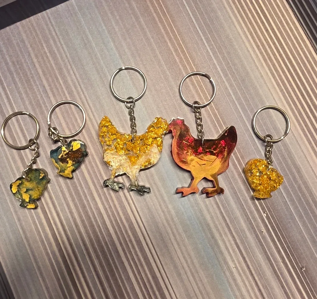 Handmade Chicken Resin Keychains image indicator(2)