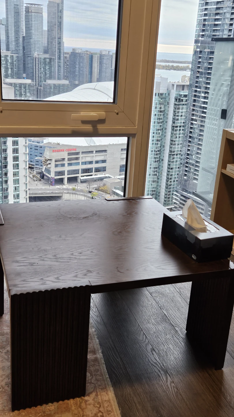 Brown Wooden coffee table/desk